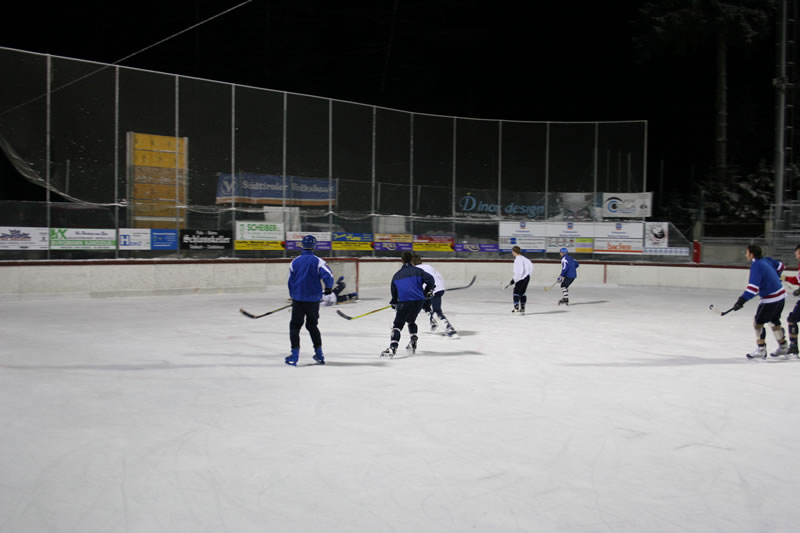 gal/Eishockeyspiel in Toblach/2008-02-02 SVR Eishockey 101.jpg